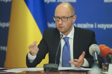 Місцеві бюджети мають бути направлені на освіту, - Яценюк