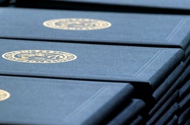 Виші затримують видачу дипломів про вищу освіту