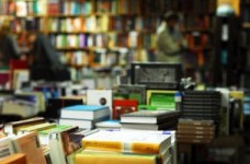 Видавництва вже продають "безкоштовні" підручники