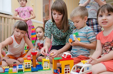 ЮНІСЕФ та LEGO забезпечать іграшками дітей Донбасу