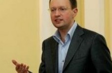 Яценюк не виключає повернення до старої освітньої моделі