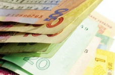 Уряд підвищив розміри стипендій для учнів і студентів