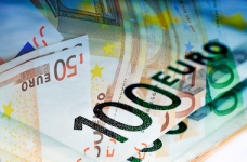 Скасовано обов'язковий продаж валюти для грантів