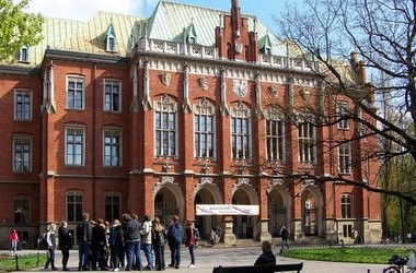 Освіта в Польщі як шлях в еміграцію?