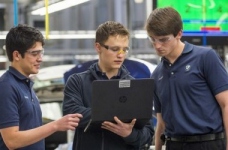 Як одночасно стажуватись і навчатись за кордоном