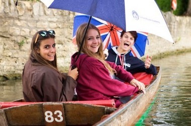 Поради батькам: безпека навчання дітей за кордоном