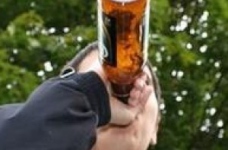 Прокуратура столиці намагається припинити продаж алкоголю дітям