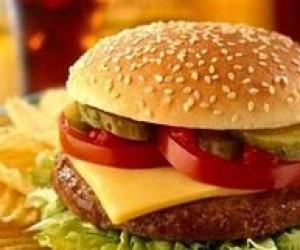 Наслаждайся едой, не уставай пробовать новое и главное - двигайся!