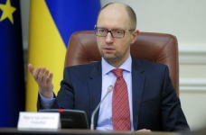 Яценюк обіцяє опорним школам щедре фінансування