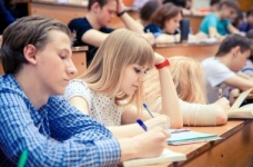 Як дітям Криму і Донбасу отримати освіту в Україні