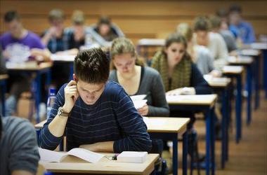 Випускники склали тест ЗНО з англійської мови