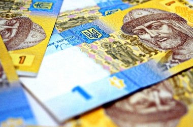 Уряд просять заборонити збір готівки у школах