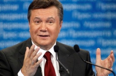 Науковці вимагають позбавити Януковича звання професора