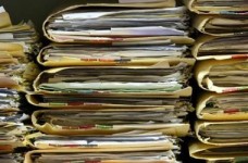 В МОН обіцяють скоротити паперообіг у школах