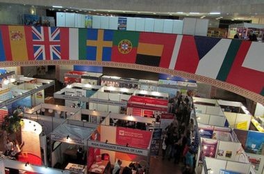 У Києві відкрито освітні виставки для абітурієнтів