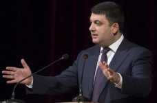 Прем’єр: стипендії отримають ті, хто краще навчається