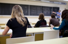 Чи підтримуєте ви об'єднання предметів у школі? 