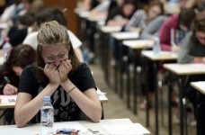 УЦОЯО визначив експертів, які встановлять поріг тестів ЗНО