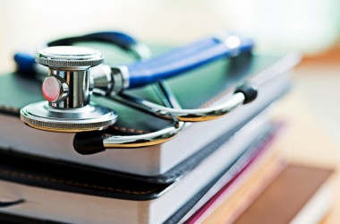 Чи підтримуєте ви скасування порогу для медичних спеціальностей?