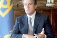 Ющенко зробить з учителів держслужбовців