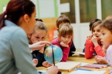 Ігри, пісні та робота в групах: навчання по-новому