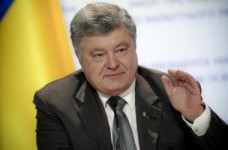Порошенко теж обіцяє підвищення зарплати вчителям