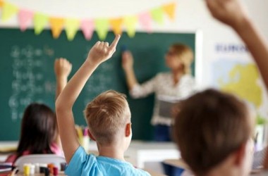 У Києві теж заборонили збір готівки у школах