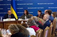 Три тисячі дітей з окупованих територій вчаться дистанційно