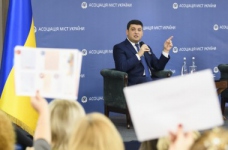 Гройсман вимагатиме ліквідувати черги до дитсадків