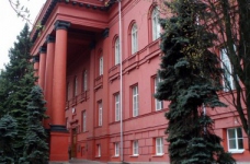 Життя КНУ ускладнюють реформи і конкуренція