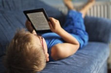 МОН готує базу для впровадження е-підручників