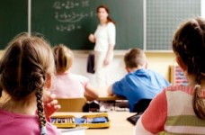 У столичних школах заборонили політичну агітацію