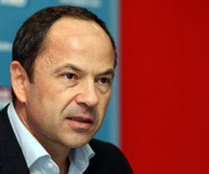 Тигіпко незадоволений скороченням пунктів тестування