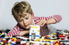 Першачки отримають набори LEGO безкоштовно