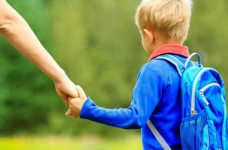 Дітей мають зараховувати до їх шкіл обслуговування, - МОН