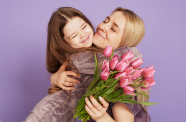 Творчі завдання для дітей до Дня матері   