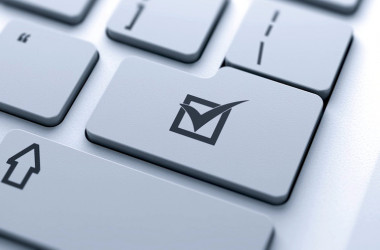 УЦОЯО проводить опитування про систему ЗНО