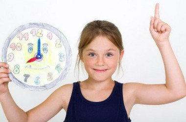 Вивчаємо час на годиннику та дні тижня цікаво