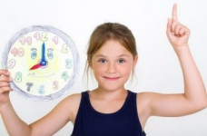 Вивчаємо час на годиннику та дні тижня цікаво