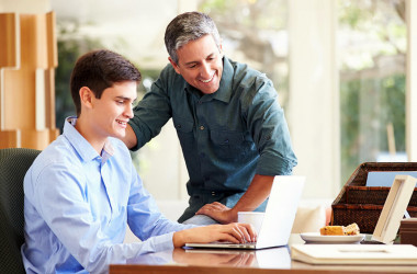 Чи допомогаєте ви своїй дитині вступати до вишу?