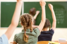 Про деякі особливості освітньої нацполітики