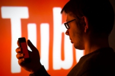 Як навчитись на блогера і заробити на ютуб-каналі?