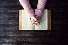 Прикарпатським школам пропонують починати з молитви