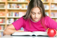 Вага шкільного підручника не може перевищувати 600 грамів