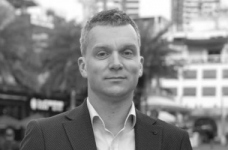 Д. Томчук: за стінами школи життя зліше, ніж 20 років тому