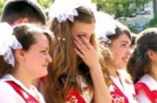 Цього року шкільні випускні проходитимуть наприкінці травня