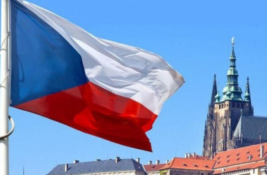 Чехія пропонує 4 стипендії на курси чеської мови