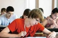 Випускник-2010: замість іспитів - три контрольні