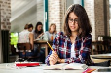 Молоді вчителі матимуть наставників, які отримають доплату