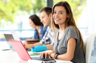 Понад 270 учасників ЗНО отримали 200 балів